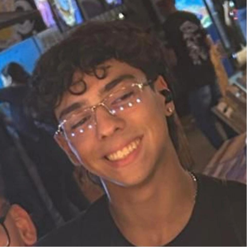 Foto de Murilo Monteiro, estudante pesquisador de Eletrônica