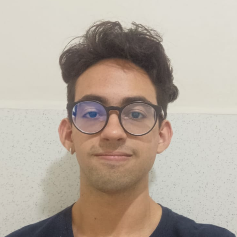 Foto de Raul José, estudante pesquisador de Eletrônica